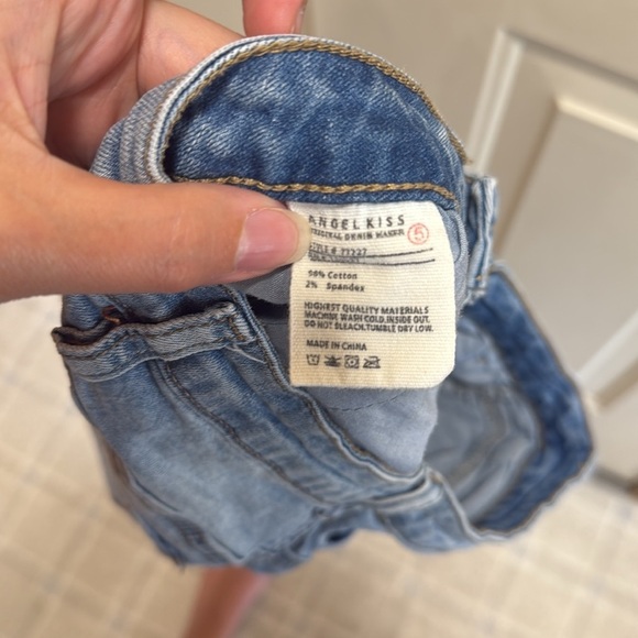 Angel Kiss Los Angeles Distressed Denim Raw Hem Cut off Shorts size 5 - Picture 4 of 7